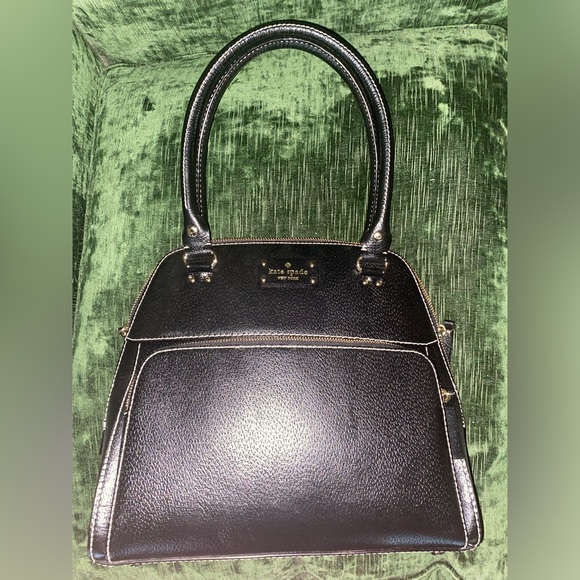 Black leather Kate Spade purse- in like new condition. - Picture 1 of 6
